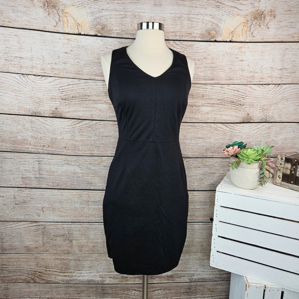 NWT‎ Banana Republic Black Sleeveless Sheath Dress Fitted Mini V Neck Size 2